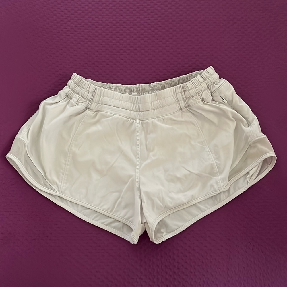 Lululemon Hotty Hot Short White Size 6